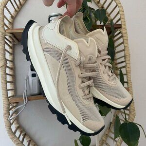 Vasque Here Low Shoe Peyote (Cream) Women's Size 6